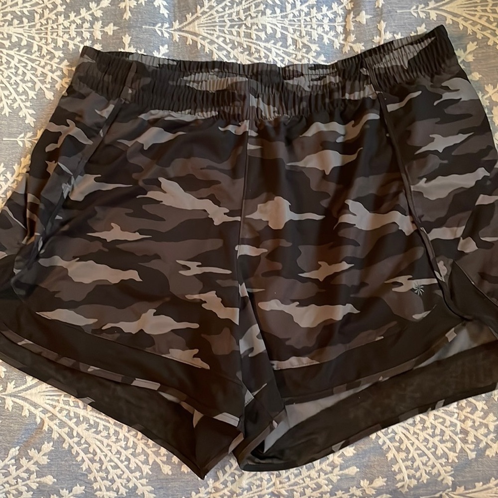 Athleta mesh shorts 1X